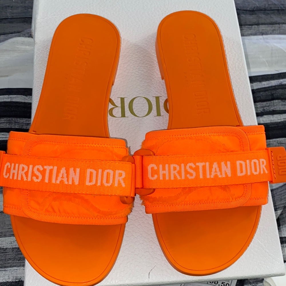 Woman Dior slides